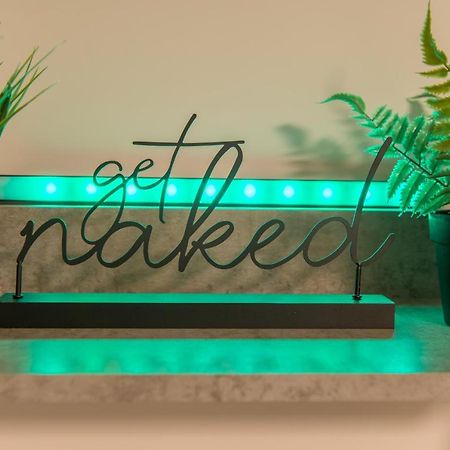 Luxe Maisonette- Parking, 4K Tvs, Leds, Local Snacks And More! Bath Exterior foto